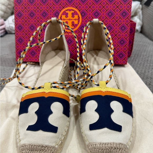 Tory Burch size 7 - Picture 5 of 8